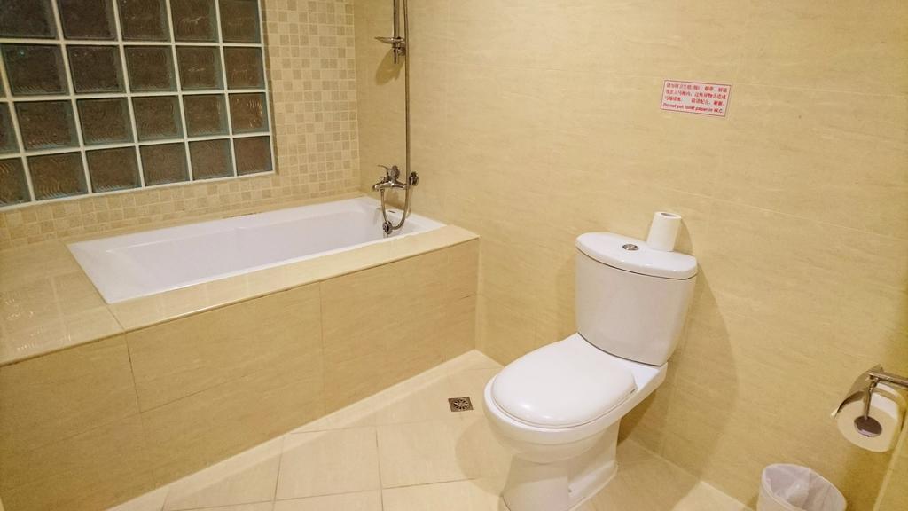 Metropolis Hotel Taoyuan Esterno foto